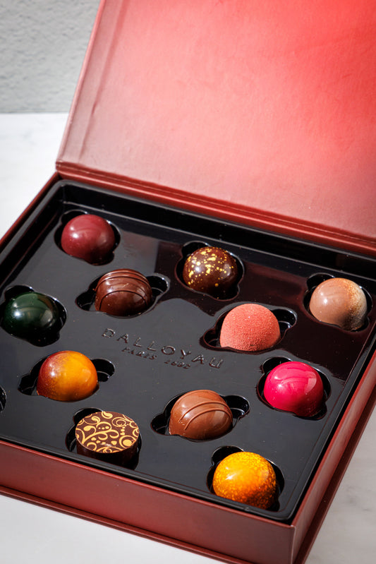 Gift Box of 12 Chocolate Bonbons - Red