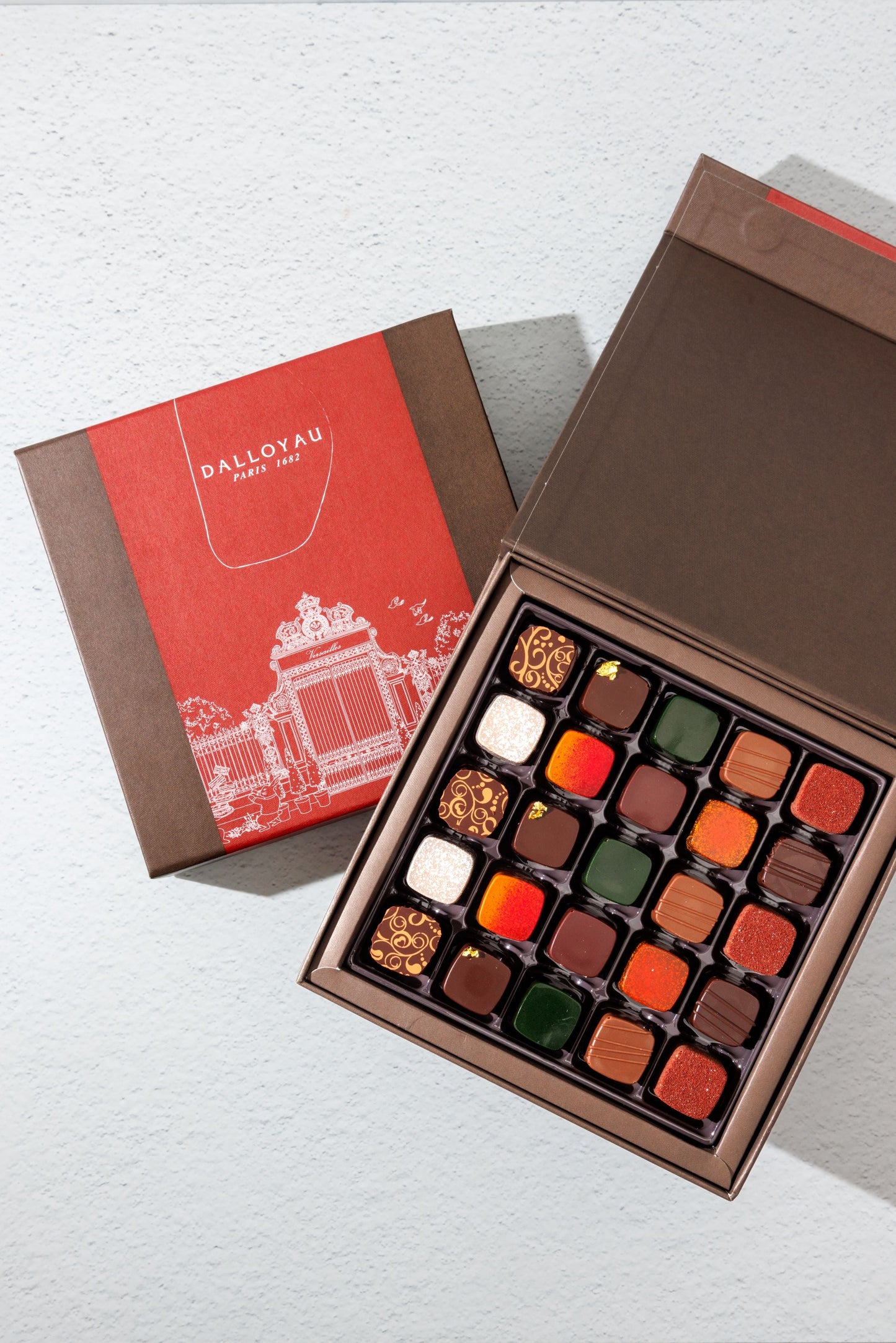 Gift Box of 25 Chocolate Bonbons