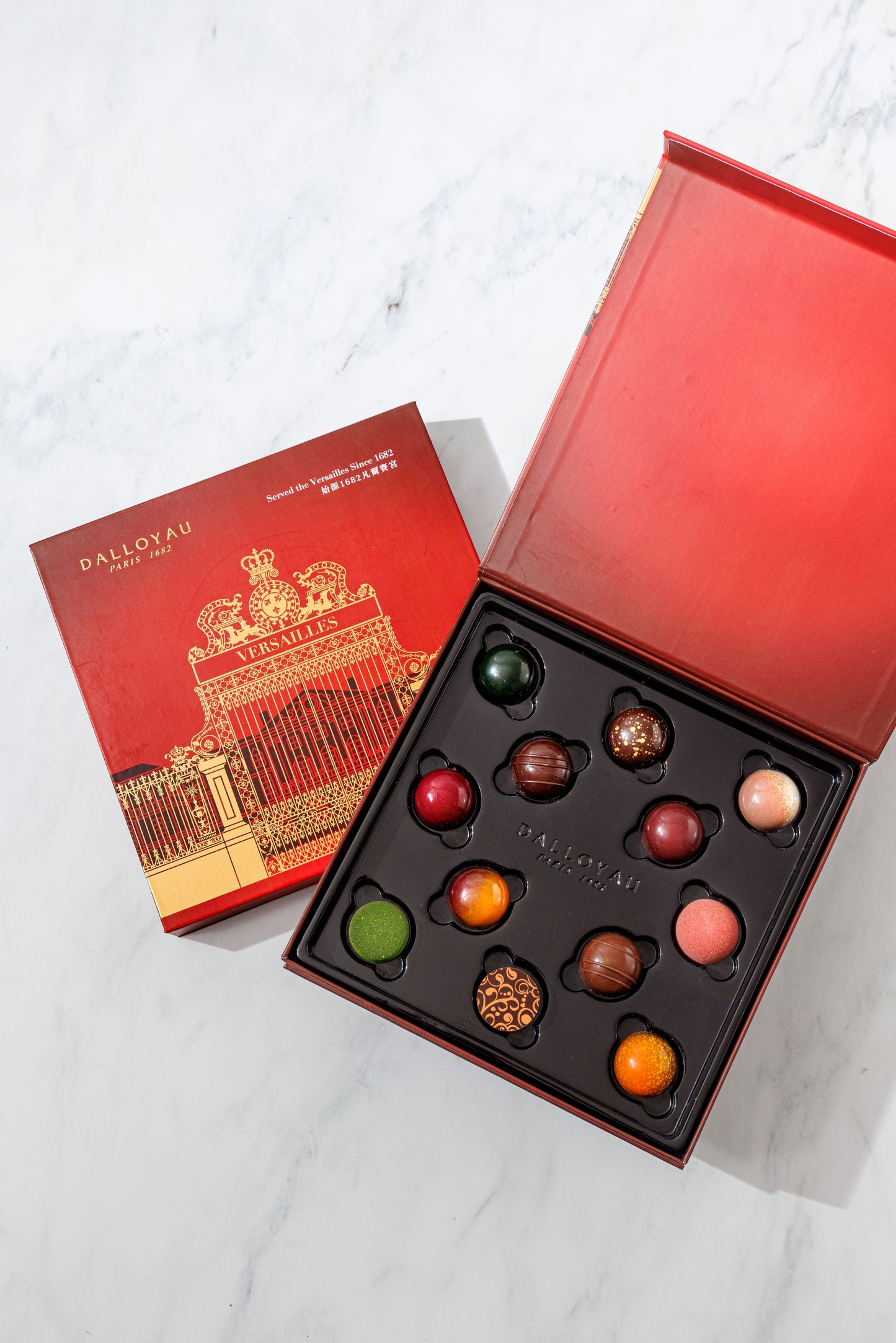 Gift Box of 12 Chocolate Bonbons