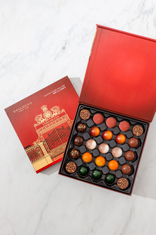 Gift Box of 25 Chocolate Bonbons