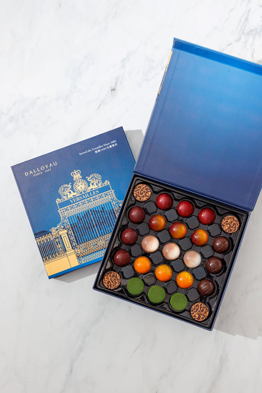 Gift Box of 25 Chocolate Bonbons