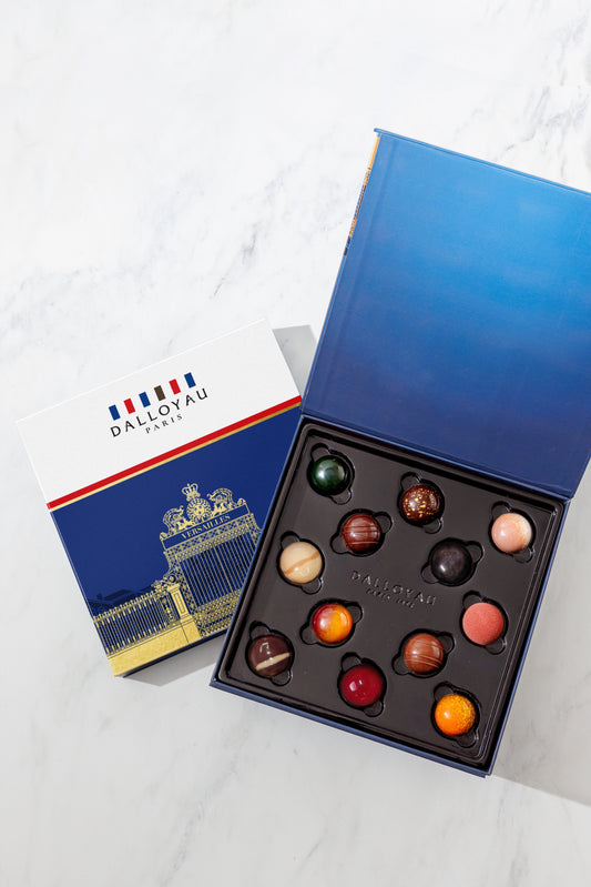 Gift Box of 12 Chocolate Bonbons - Blue