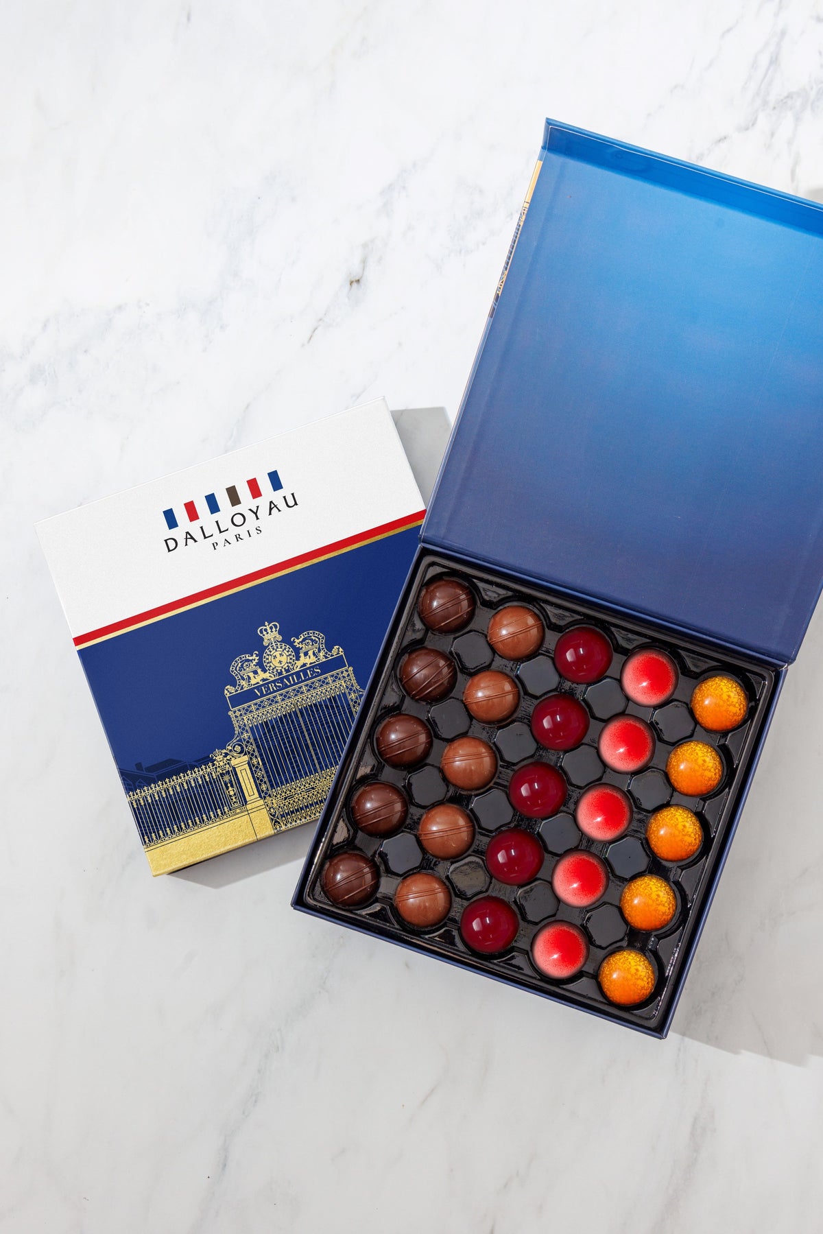 Gift Box of 25 Chocolate Bonbons - Blue