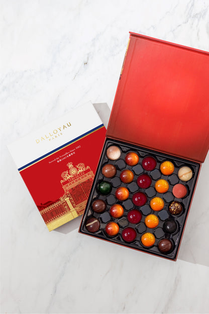 Gift Box of 25 Chocolate Bonbons - Red