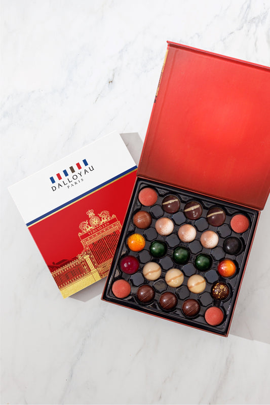Gift Box of 25 Chocolate Bonbons - Red